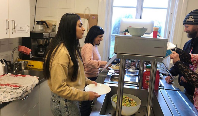 Serving Food to the Homeless