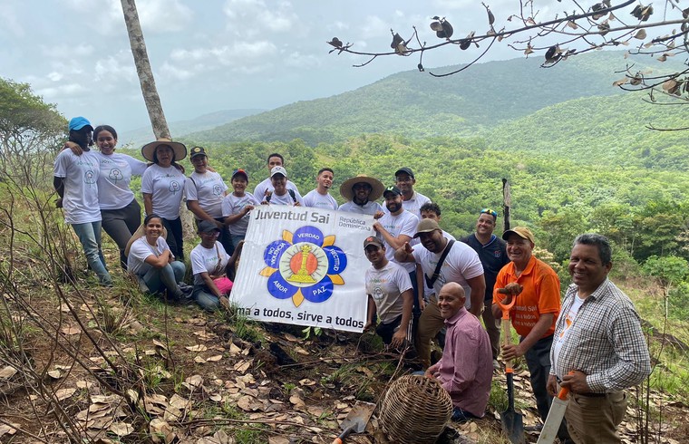 Dr Tree Planting 01