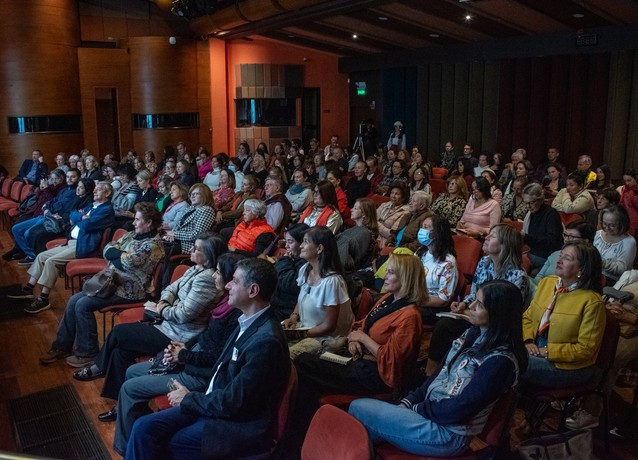 Colombia Public Mtg 02