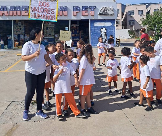 Brazil Walk World Values Day Vila Isabel 06