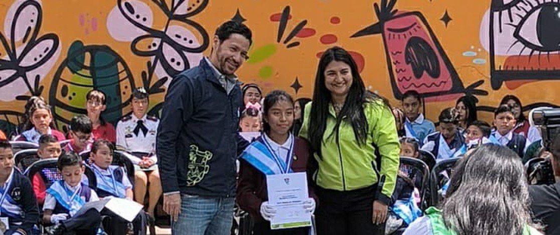 Guatemala Academic Excellence Award Certificate Ceremony 03