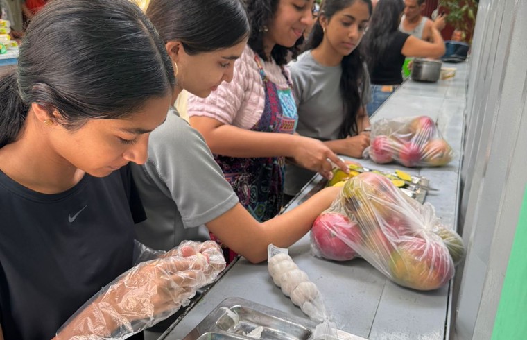 Panama Community Service Food Preparation 01