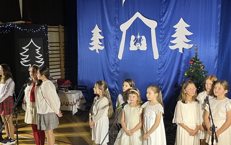 Poland Educationthroughtheater Christmas Choir 03