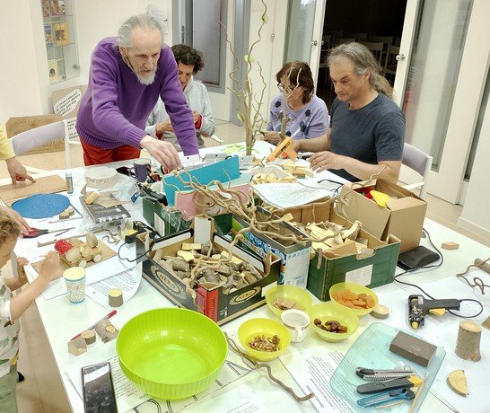 Slovenia Sai Vision Workshop Group Crafting 01