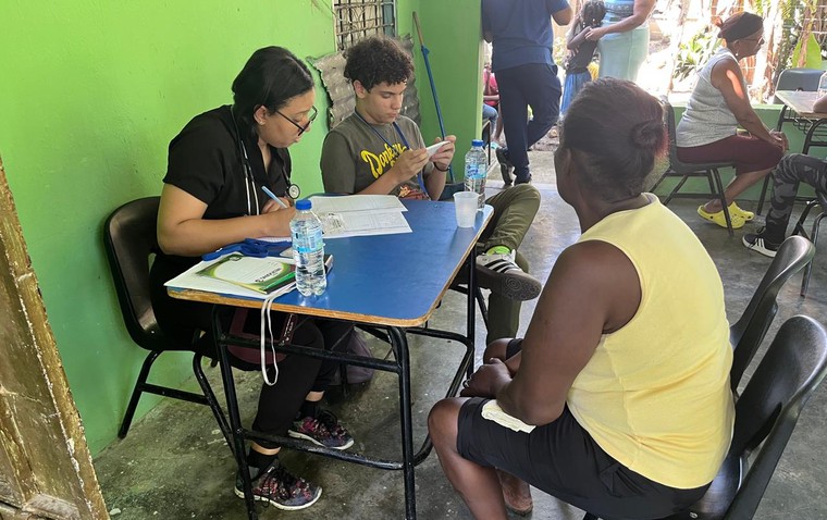 Dominican Republic Medical Camp 03