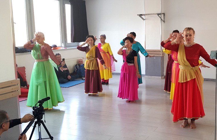 Kyrgyzstan Saraswati Group Dance 01