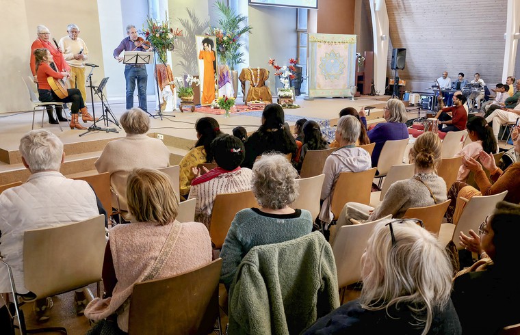 Netherlands Choir Performance 01