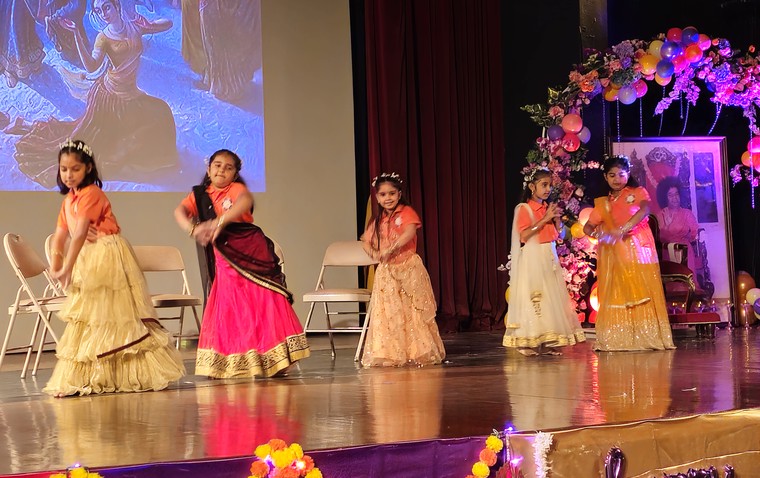 Panama Cultural Dance Performance 01