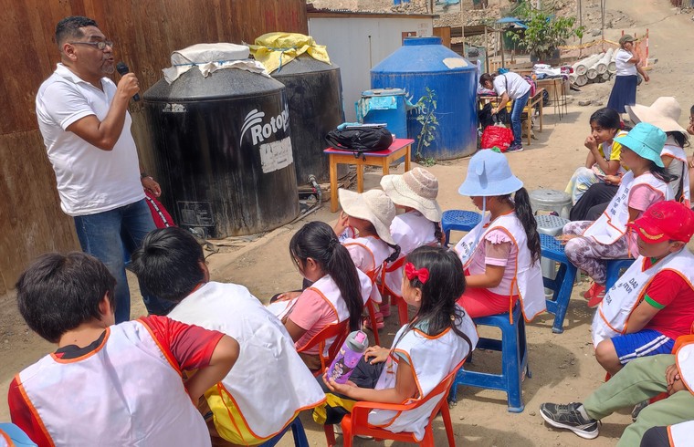 Peru Back to School 01