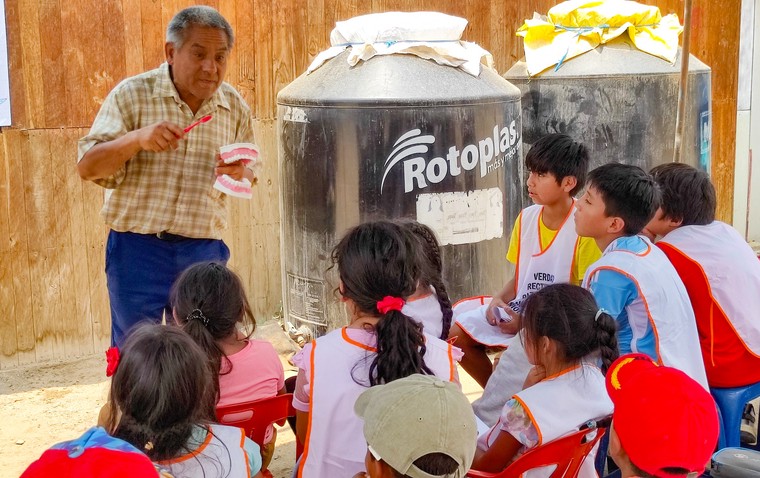 Peru Back to School 02