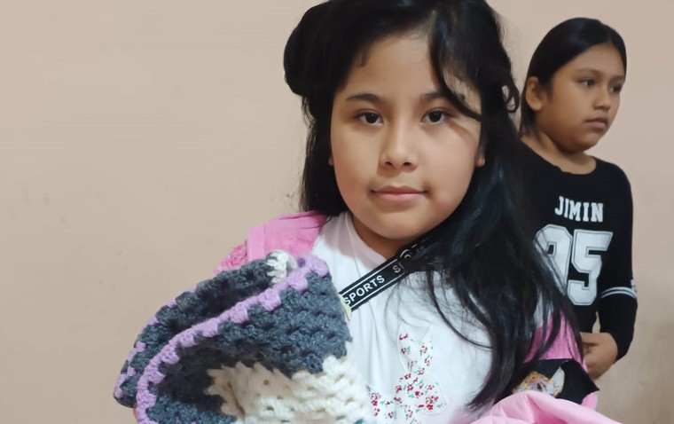 Peru Sharing Warmth 02