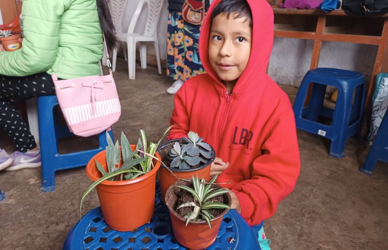 Peru Sowing Love 01