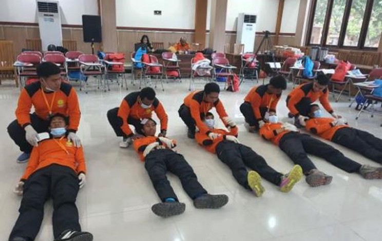 Indonesia Victim Aid 01