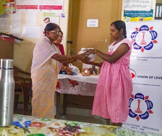 Sri Lanka Pregnant Mothers Carekit 4