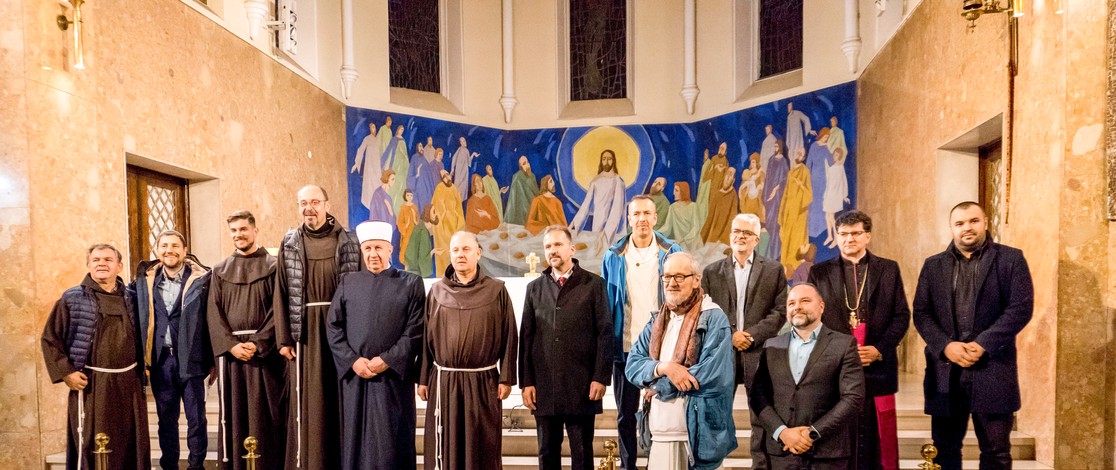 Bosnia Interfaith Prayer 03