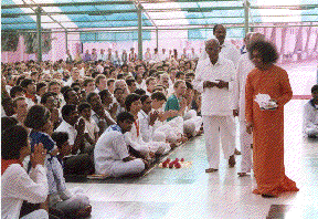 http://www.sathyasai.org/images/darshan.gif