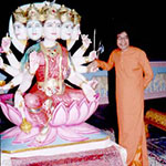 Sathya Sai Baba next to Gayatri